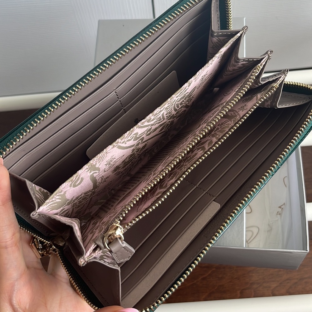 Vivienne Westwood Shiny Green Wallet 1032V30V Colour: 577-STONE - Picture 4 of 7